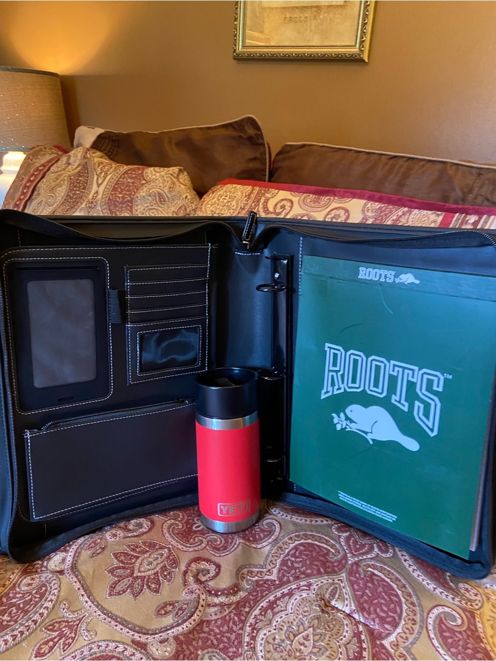ROOTS Black NWT Binder Portfolio with Red Tumbler Yetti